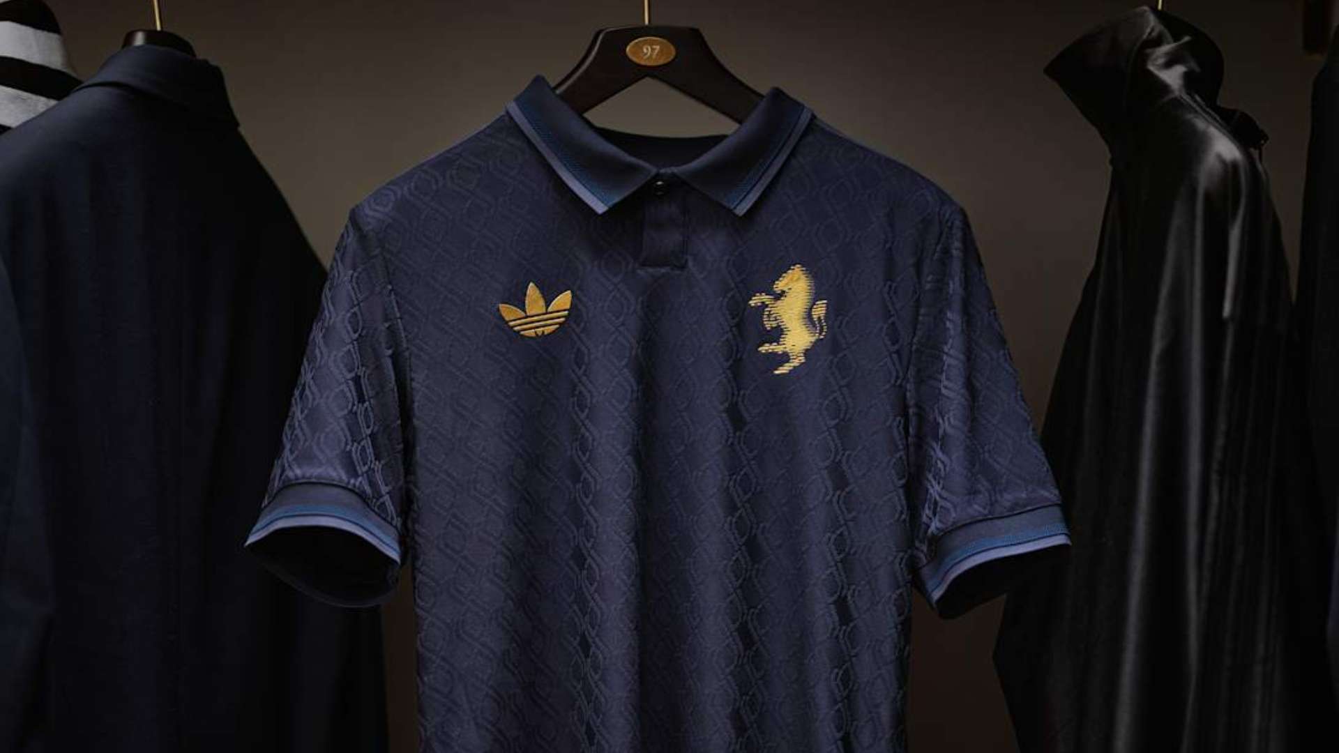 手王雅繁以 手王雅繁以